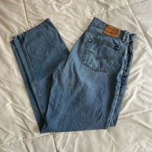 Levi’s 514 Light Wash Jeans — 34x32